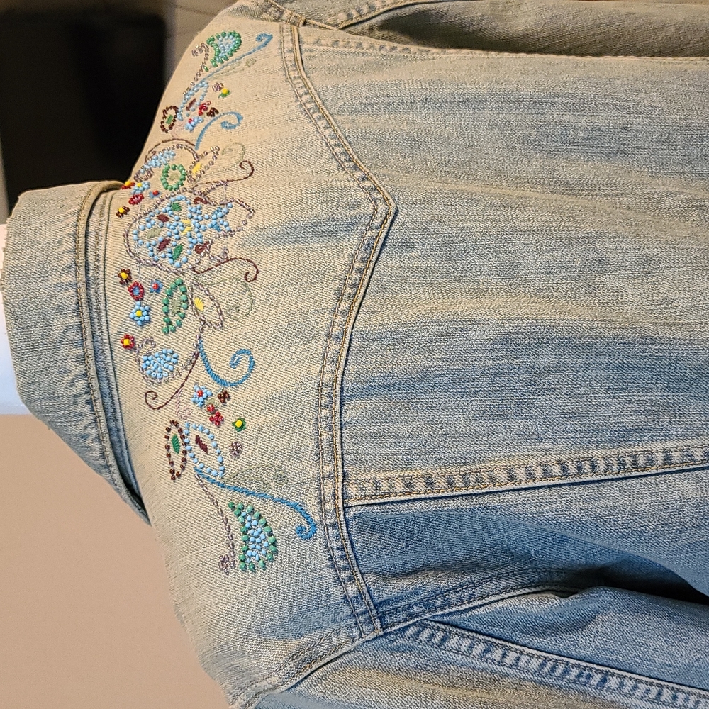 Jean Jacket - Picture 2 of 7